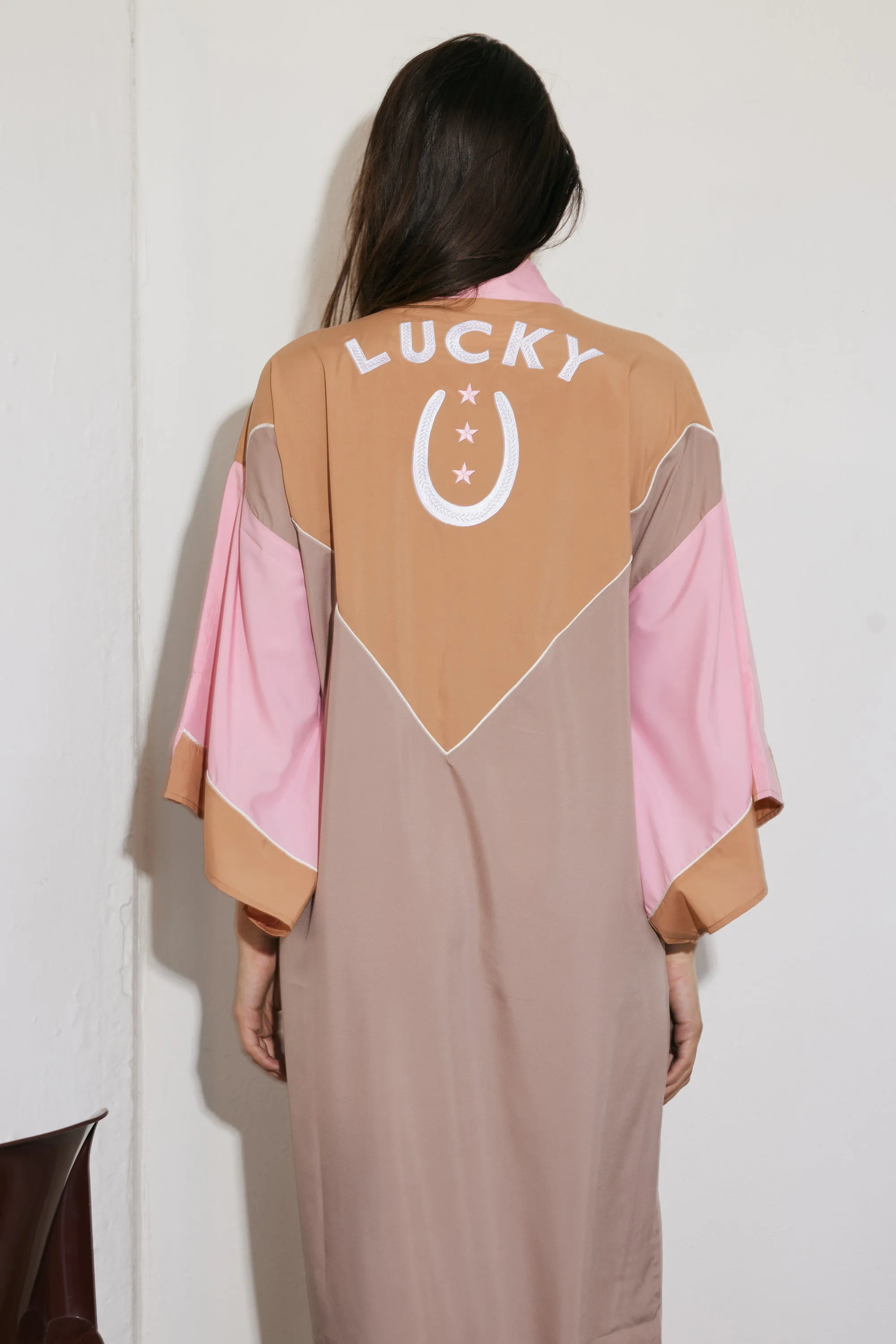 LUCKY ROBE