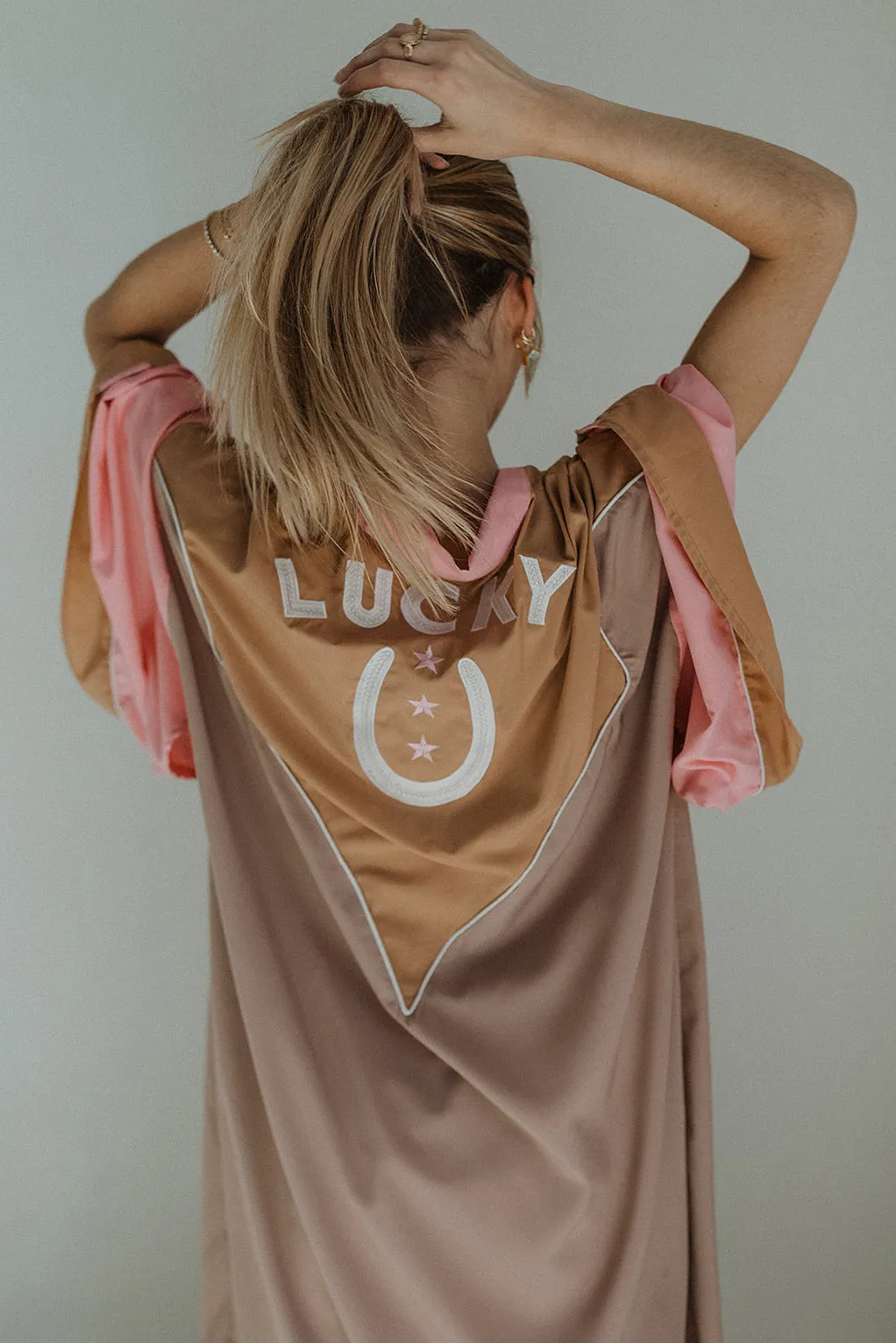 LUCKY ROBE