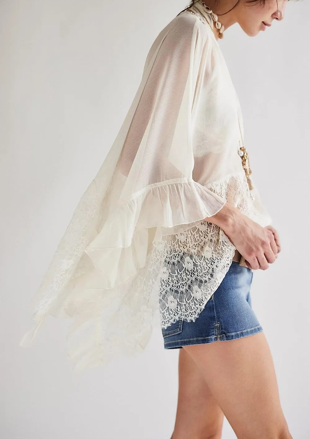 Women Sheer Poncho Tops Oversized Batwing Sleeve Blouse Contrast Lace See Through Mesh Cover Up Ruffle Flowy Boho Shirt