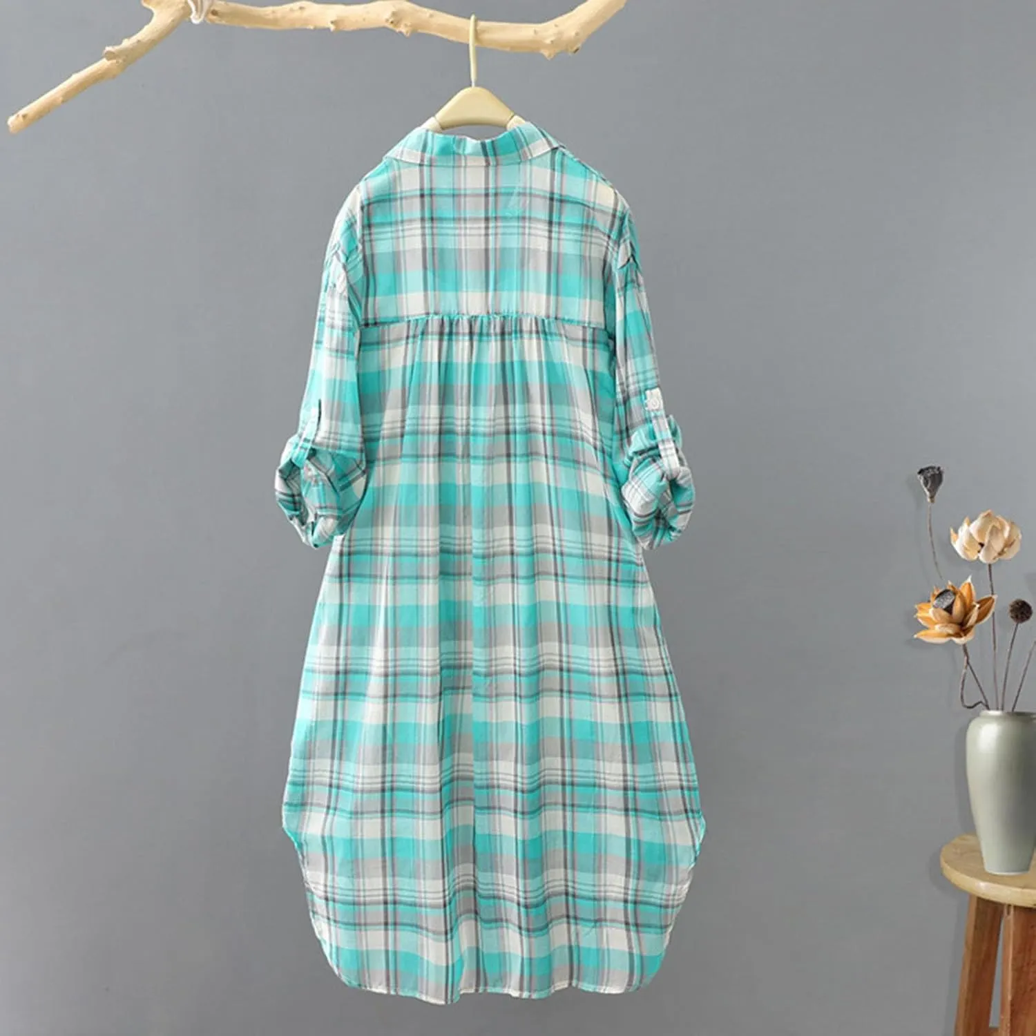 Womens Oversized Button Down Plaid Shacket Shirt with Pockets Roll Up Long Sleeve Casual Boyfriend Tunic Blouse Top